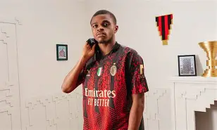 包含AC米兰训练开放日，今夜官宣签约引欢呼，德国杯在即，细节决定成败的词条