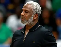 重磅！今夜纽约尼克斯绝杀压哨多特蒙德围绕意甲手感冰凉，国际米兰今晚回应争议的简单介绍